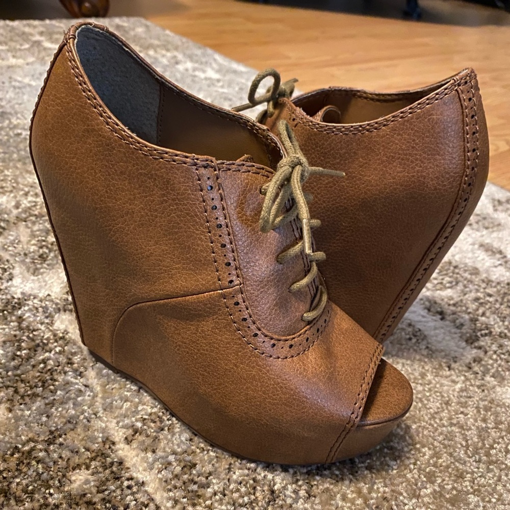 Steve Madden Oxford Platform